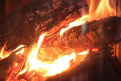 Hotel Bockmaier Oberpframmern bei München Bistro Kaminfeuer