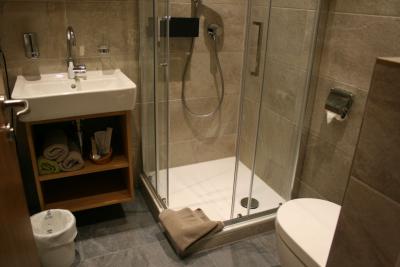 Hotel Bockmaier Oberfprammern bei München Zimmer Duschkabine