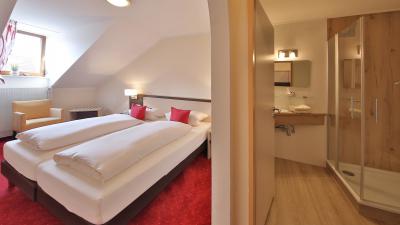Hotel Bockmaier Oberpframmern bei München Doppelzimmer Bad