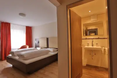 Hotel Bockmaier Oberfprammern bei München Zimmer Bad